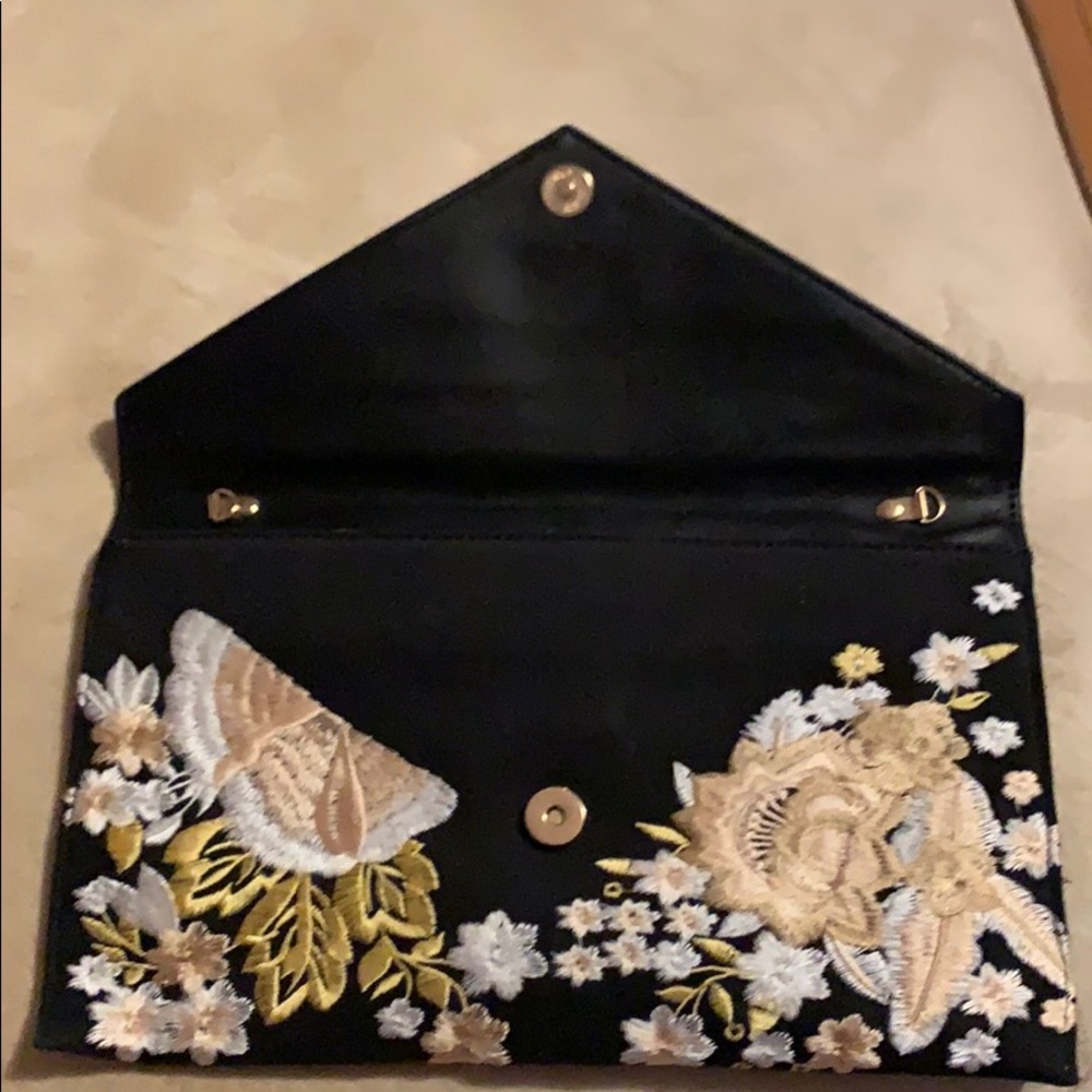 Handbag - Picture 3 of 4